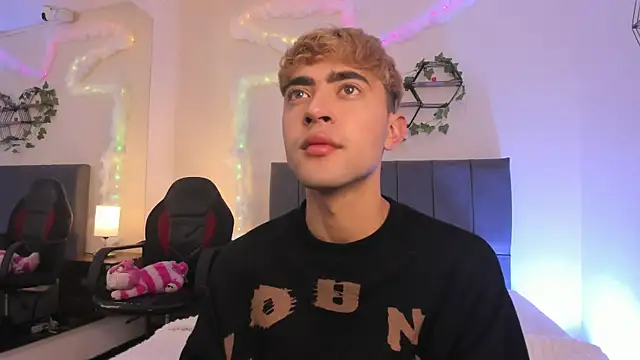 JustinCastiblanco online show from December 2025 11:19:01 AM