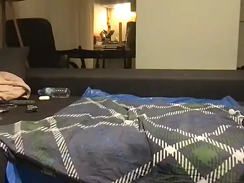 dicsucerboy77 online show from April 2026 01:19:01 AM