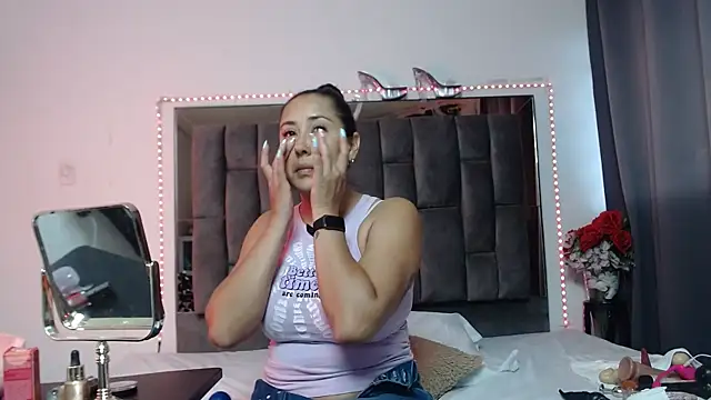 Salmma Milf online show from April 2026 11:38:01 AM