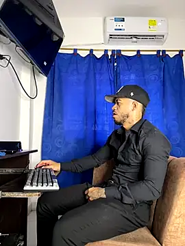 Kylian Alessandro online show from November 2025 04:28:01 PM