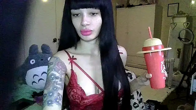 LucyMiax online show from December 2025 08:52:01 AM