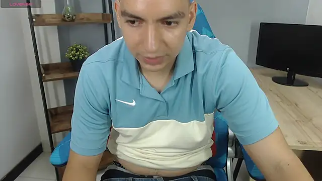 Snapshot of Axel_Stones_ chatting on October 2025 03:13:01 PM Axel Stones  online show from October 2025 03:13:01 PM