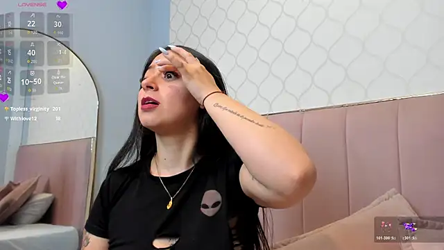 JuliethCruz  online show from April 2026 07:58:01 PM