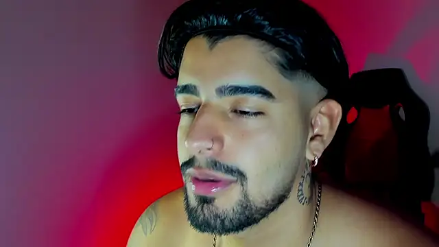 Snapshot of maximo_black_ chatting on October 2025 01:24:02 AM maximo black  online show from October 2025 01:24:02 AM