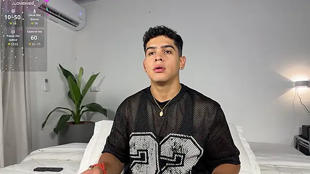 Snapshot of Scott_flintt chatting on November 2025 06:04:02 PM Scott flintt online show from November 2025 06:04:02 PM