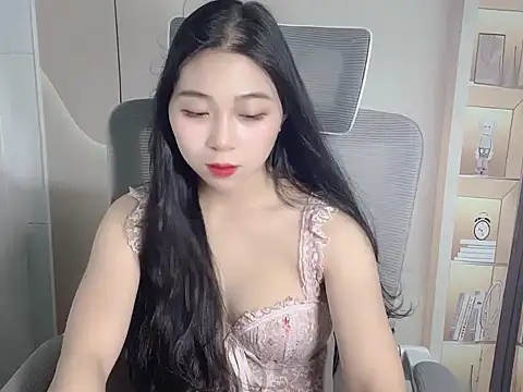 Snapshot of Lilybelle-e chatting on October 2025 01:19:01 AM Lilybelle-e online show from October 2025 01:19:01 AM