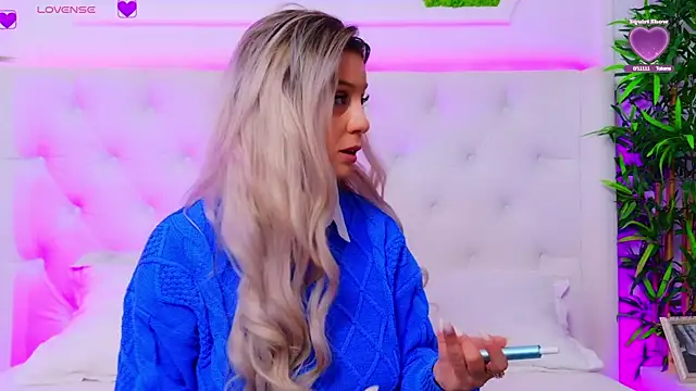 AriannaSins online show from January 2026 01:39:01 PM