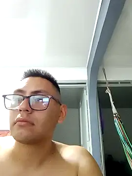 Snapshot of DariusNoir chatting on October 2025 01:17:01 AM DariusNoir online show from October 2025 01:17:01 AM