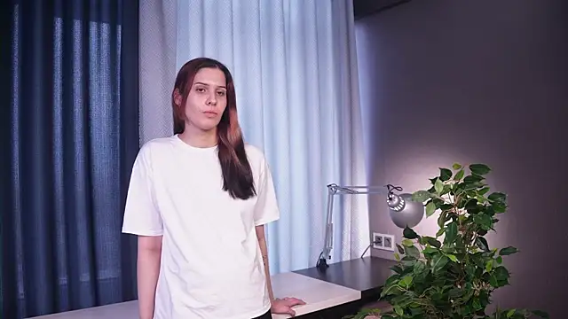 Snapshot of MiaLeto chatting on October 2025 03:40:01 AM MiaLeto online show from October 2025 03:40:01 AM