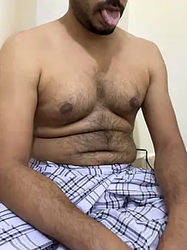 Handsome8677 online show from April 2026 10:36:01 PM