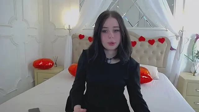 AliceLune online show from February 2026 12:45:01 PM