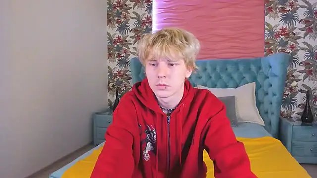 Snapshot of KevinMilky chatting on October 2025 02:42:02 PM KevinMilky online show from October 2025 02:42:02 PM