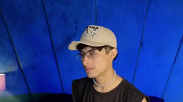 Aaron Eze online show from October 2025 09:28:02 PM