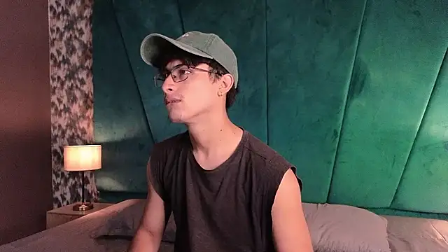 Aaron Eze online show from February 2026 09:19:01 PM