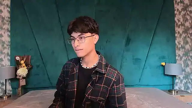 Aaron Eze online show from February 2026 07:32:02 PM