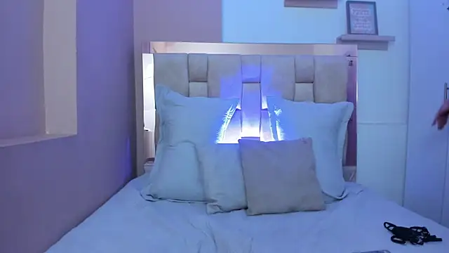 Eviiece online show from October 2025 03:29:02 AM