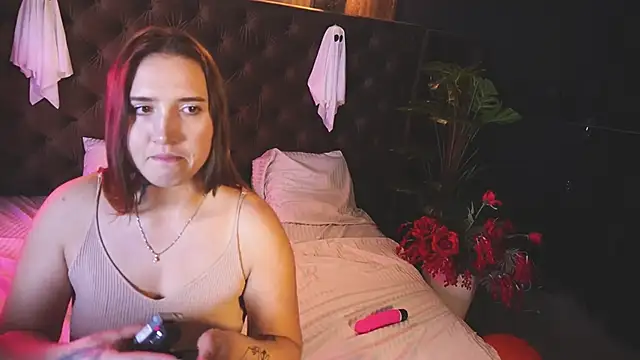 AmiraChase online show from October 2025 01:37:01 PM