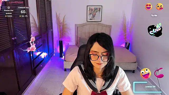 Noah Cherry online show from October 2025 05:11:02 AM