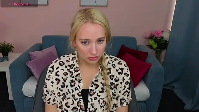 Snapshot of AuroraSkyee chatting on October 2025 01:11:02 PM AuroraSkyee online show from October 2025 01:11:02 PM