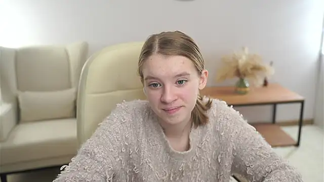 VestaRonan online show from October 2025 01:56:02 PM