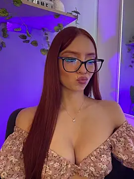 Im sofiaaa online show from November 2025 05:23:01 PM