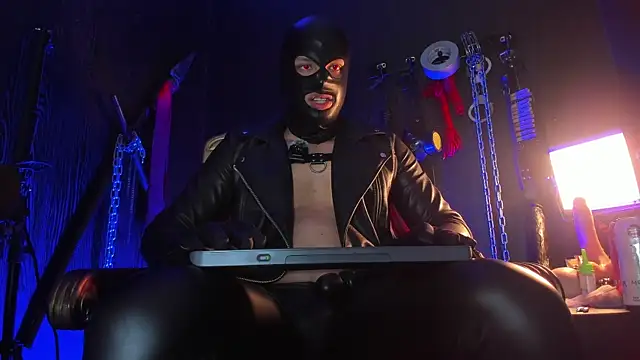 Snapshot of Master_Connor_BDSM chatting on June 2026 10:22:02 PM Master Connor BDSM online show from June 2026 10:22:02 PM