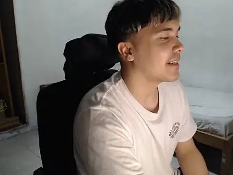 CuteAlexBoy online show from December 2025 02:24:02 PM