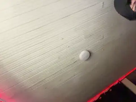 Snapshot of kenhins chatting on October 2025 07:05:02 AM kenhins online show from October 2025 07:05:02 AM