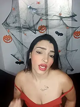 nicole-roman online show from October 2025 12:45:01 PM