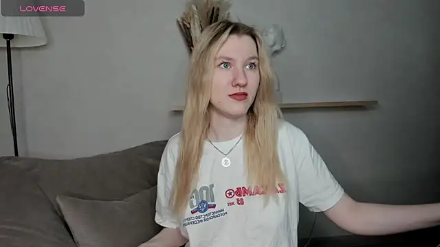 LinaRayy online show from December 2025 08:08:02 AM