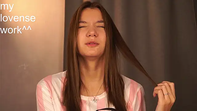 BrynnHolverson online show from October 2025 07:09:02 PM