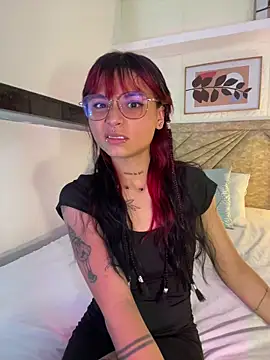 Emma duff online show from March 2026 07:52:01 PM