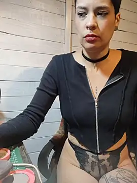 Snapshot of Natimiau chatting on October 2025 04:17:02 PM Natimiau online show from October 2025 04:17:02 PM