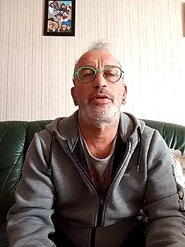 Snapshot of Ptitcouic chatting on October 2025 11:54:02 AM Ptitcouic online show from October 2025 11:54:02 AM