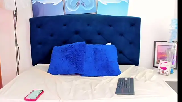 Scarlett Glows1 online show from April 2026 07:06:01 PM