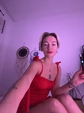 Snapshot of versediamond chatting on October 2025 10:41:02 PM versediamond online show from October 2025 10:41:02 PM