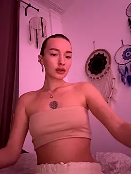 Snapshot of versediamond chatting on October 2025 11:06:02 PM versediamond online show from October 2025 11:06:02 PM