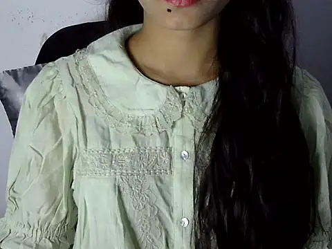 Snapshot of Shezi_N chatting on August 2026 05:37:01 PM Shezi N online show from August 2026 05:37:01 PM