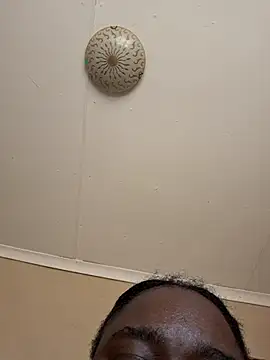 Snapshot of THASHATEEE chatting on October 2025 11:27:01 AM THASHATEEE online show from October 2025 11:27:01 AM