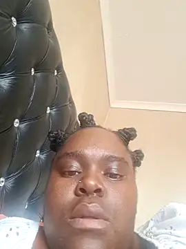 Snapshot of THASHATEEE chatting on October 2025 12:17:02 PM THASHATEEE online show from October 2025 12:17:02 PM