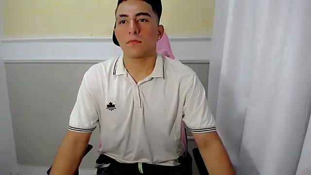 Snapshot of Danny_dry chatting on October 2025 01:23:02 PM Danny dry online show from October 2025 01:23:02 PM