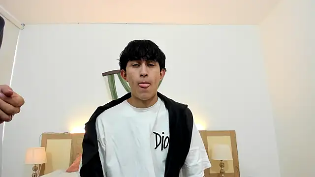 hoot booys  online show from February 2026 08:45:01 PM