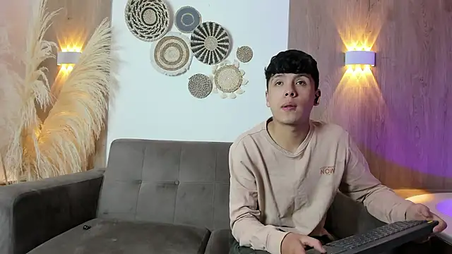 hoot booys  online show from March 2026 07:29:01 PM