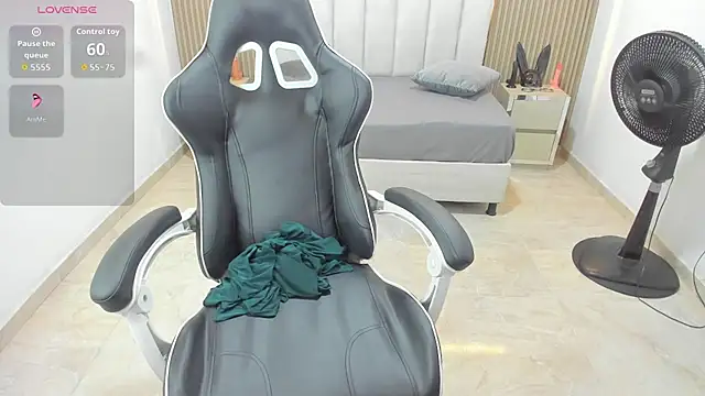 Aziz daud online show from April 2026 07:09:02 PM