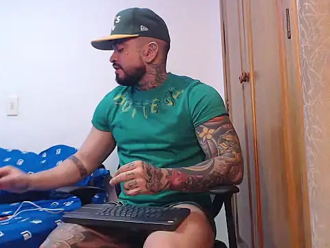 Snapshot of stefanodangelo chatting on October 2025 11:37:01 PM stefanodangelo online show from October 2025 11:37:01 PM