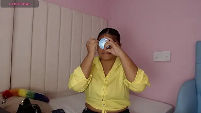 miel alisha online show from November 2025 12:52:01 PM