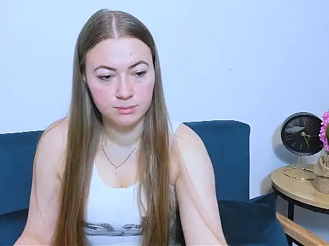 Snapshot of LeaNaughty chatting on October 2025 05:24:01 AM LeaNaughty online show from October 2025 05:24:01 AM