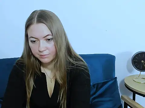 Snapshot of LeaNaughty chatting on October 2025 04:44:02 PM LeaNaughty online show from October 2025 04:44:02 PM