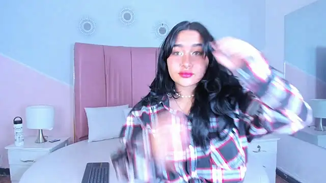 Snapshot of alahiaa_x chatting on October 2025 07:36:02 PM alahiaa x online show from October 2025 07:36:02 PM