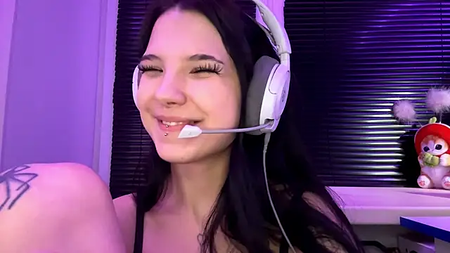 HanaMantanaDell online show from December 2025 07:53:02 PM